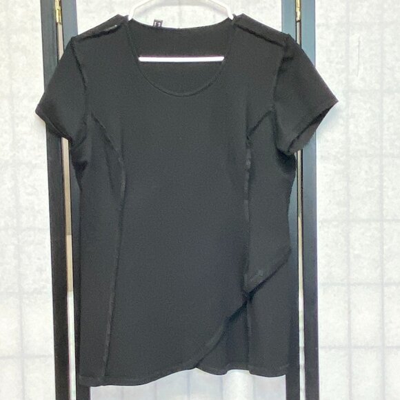 H by Halston Short Sleeve Princess Seam Faux Wrap Tulip Front Knit Top Black S - Picture 6 of 12